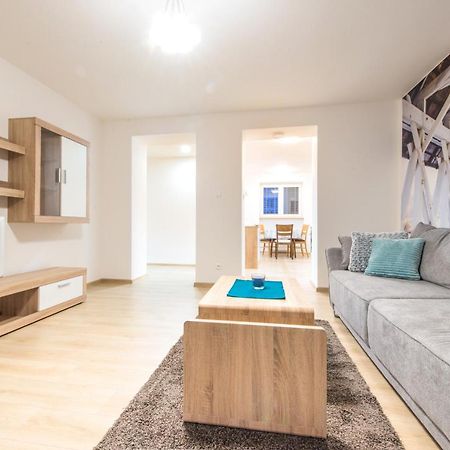 Apartman Razusa Centrum バンスカー・ビストリツァ エクステリア 写真