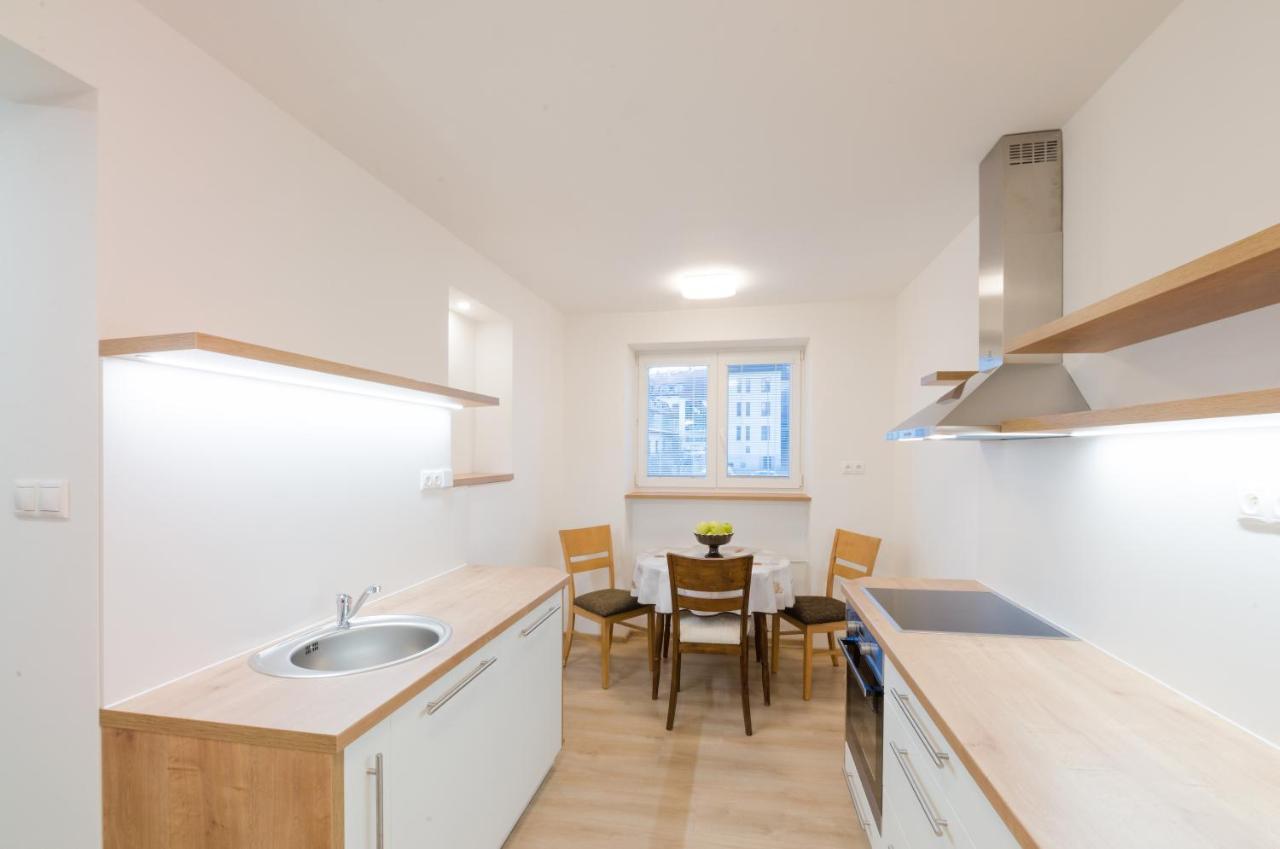 Apartman Razusa Centrum バンスカー・ビストリツァ エクステリア 写真