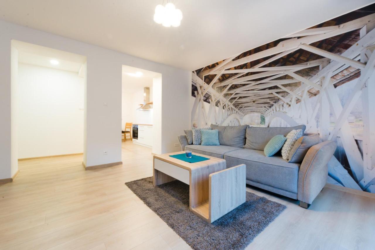 Apartman Razusa Centrum バンスカー・ビストリツァ エクステリア 写真