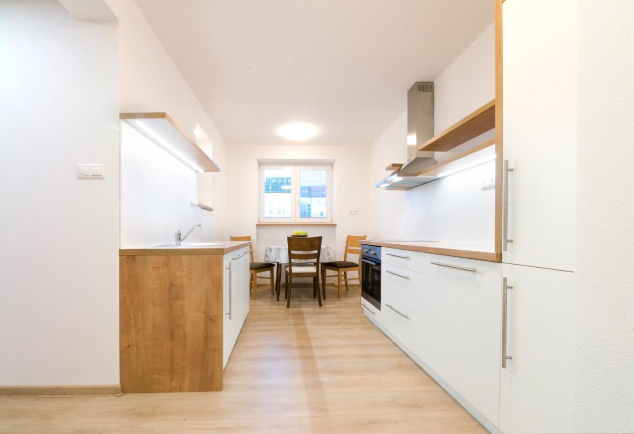 Apartman Razusa Centrum バンスカー・ビストリツァ エクステリア 写真