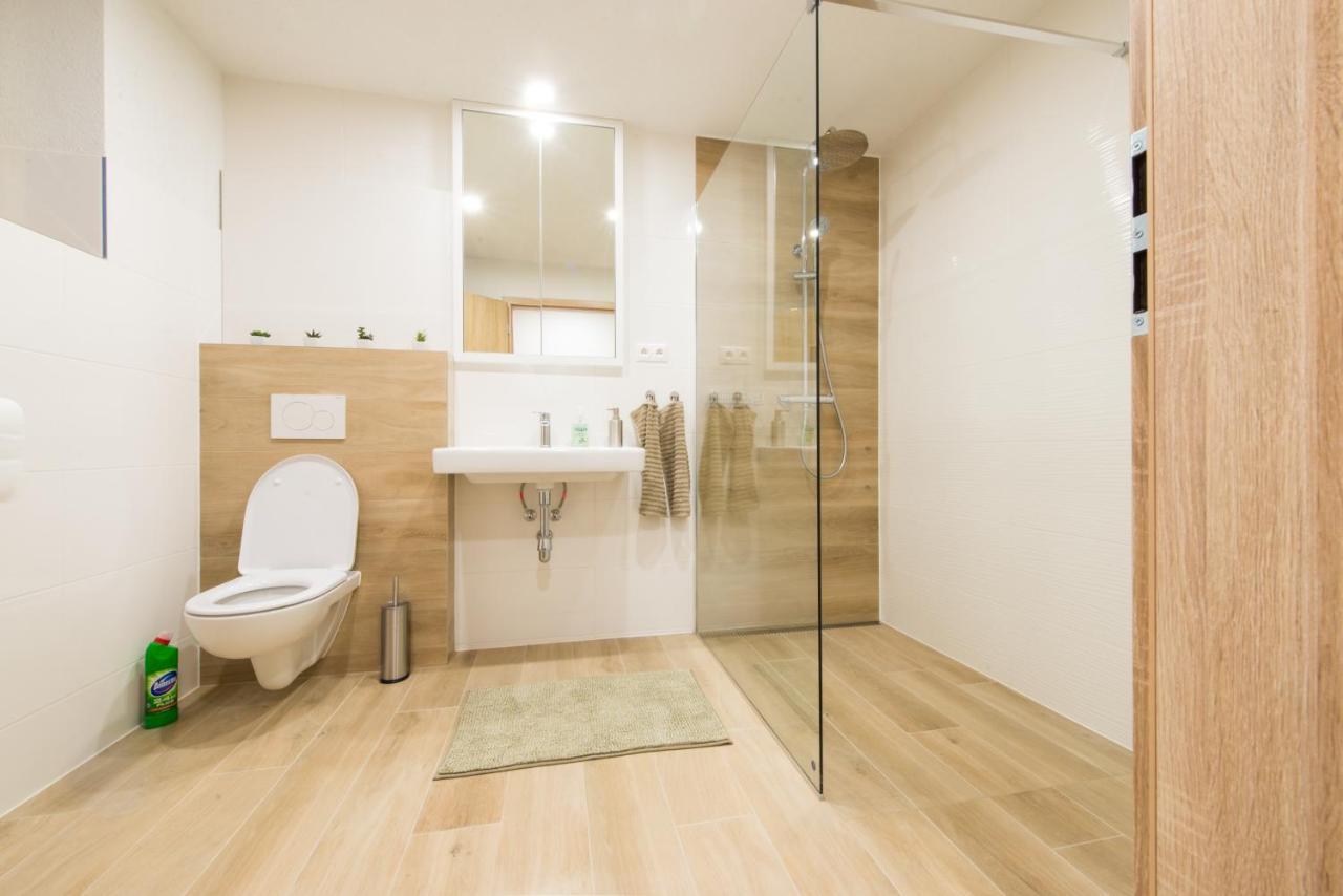 Apartman Razusa Centrum バンスカー・ビストリツァ エクステリア 写真